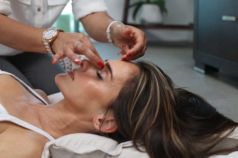 At-Home Dermaplaning: A Complete Beginner's Guide